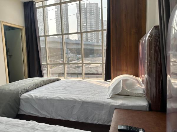 1BH with Pantry : photo 1 de la chambre suite - vue sur ville