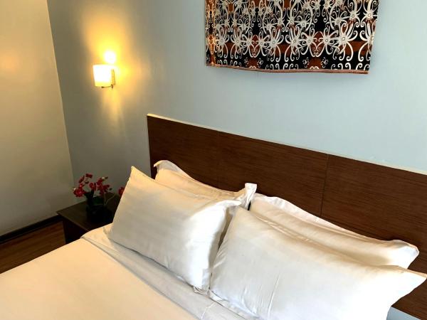 Hotel Maluri : photo 3 de la chambre chambre lit king-size deluxe