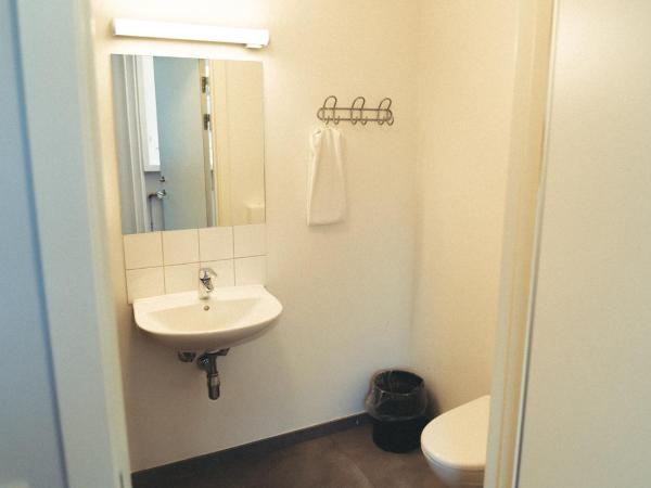 Danhostel Aarhus City : photo 6 de la chambre suite familiale pour 8 personnes avec kitchenette