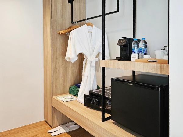 Phi Phi Holiday Resort : photo 7 de la chambre hébergement premier plus - côté plage