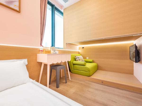 Lemon Hotel - Metro Line 1 Line 7 Changshu Road 200 meters : photo 10 de la chambre cozy view room single room - lower bunk shared bathroom