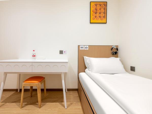 Lemon Hotel - Metro Line 1 Line 7 Changshu Road 200 meters : photo 7 de la chambre cozy standard single room - shared bathroom no window