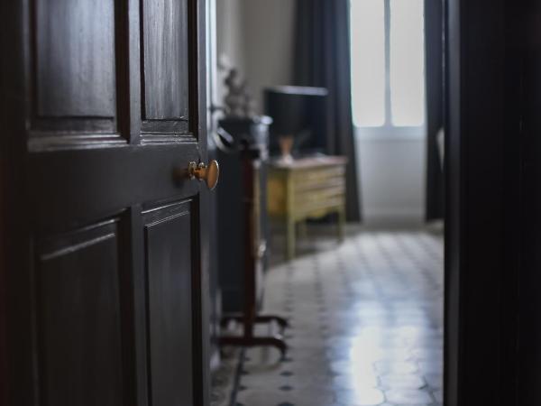 Auberge de la Treille - Chambres d'Hôtes : photo 2 de la chambre chambre double - vue sur jardin