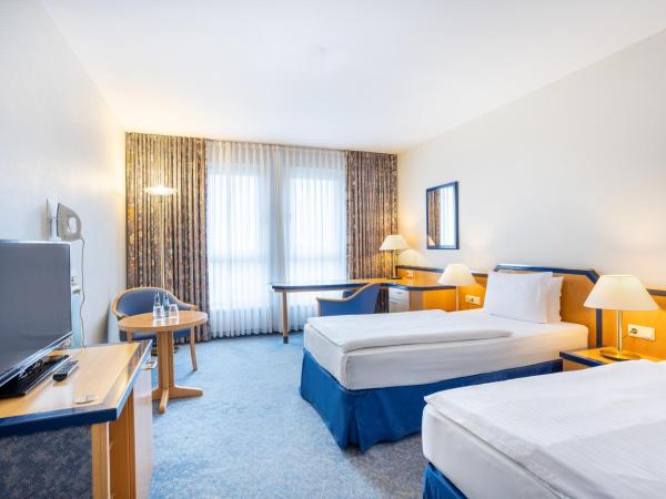HI Hotel International Hamburg : photo 1 de la chambre chambre lits jumeaux