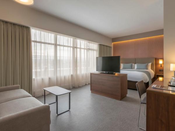 Riu Plaza The Gresham Dublin : photo 7 de la chambre hébergement familial lit king-size deluxe avec terrasse