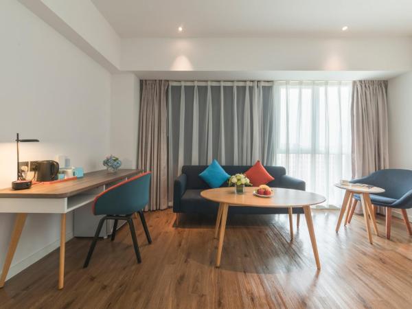 Holiday Inn Express Qingdao Chengyang Central, an IHG Hotel : photo 4 de la chambre suite 1 chambre