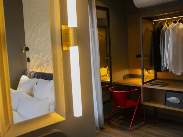 Letoh Letoh San Sebastián : photo 5 de la chambre chambre supérieure avec terrasse