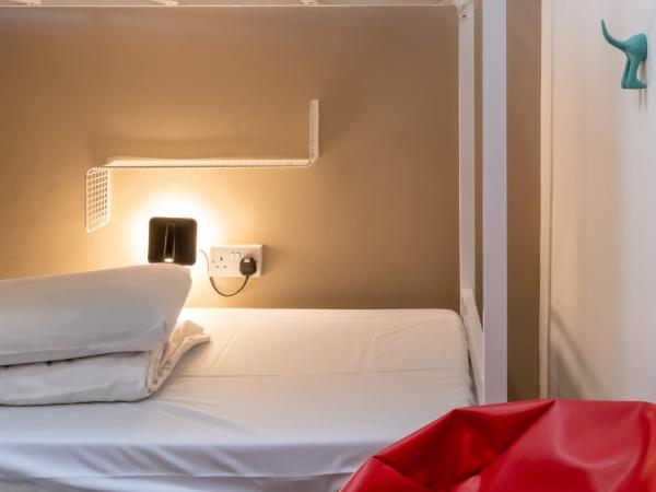 Book A Bed Hostels : photo 2 de la chambre lit dans dortoir mixte de 4 lits