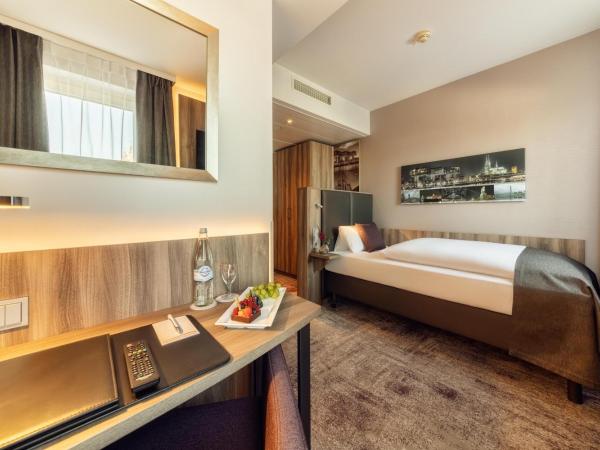 CityClass Hotel am Dom : photo 6 de la chambre chambre simple supérieure - vue sur cathédrale