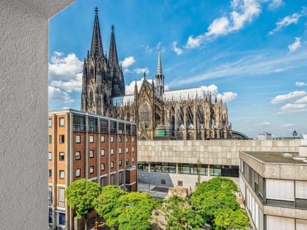 CityClass Hotel am Dom : photo 3 de la chambre chambre double supérieure - vue sur cathédrale