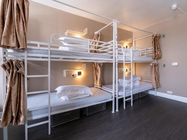 Book A Bed Hostels : photo 4 de la chambre lit dans dortoir mixte de 8 lits 