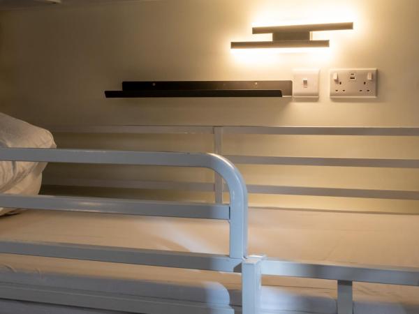 Book A Bed Hostels : photo 5 de la chambre lit dans dortoir mixte de 12 lits