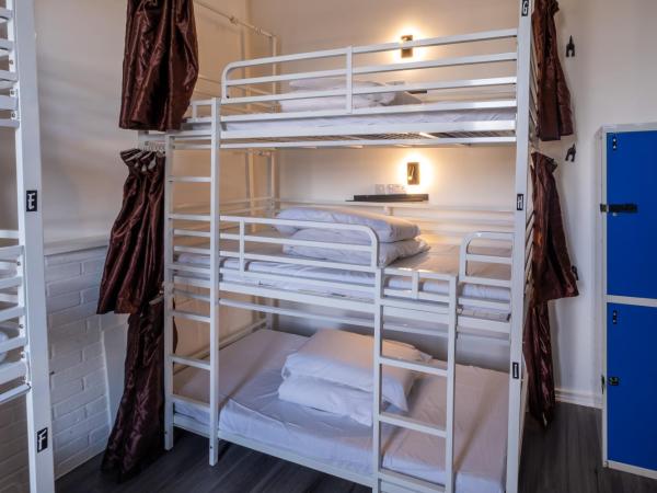 Book A Bed Hostels : photo 3 de la chambre lit dans dortoir mixte de 9 lits