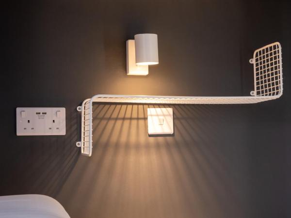 Book A Bed Hostels : photo 2 de la chambre lit dans dortoir mixte de 6 lits