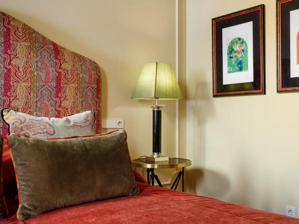 M Maison Particulière Porto : photo 3 de la chambre suite - vue sur jardin