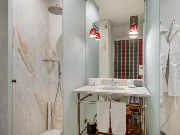 M Maison Particulière Porto : photo 10 de la chambre suite de luxe avec vue sur la ville