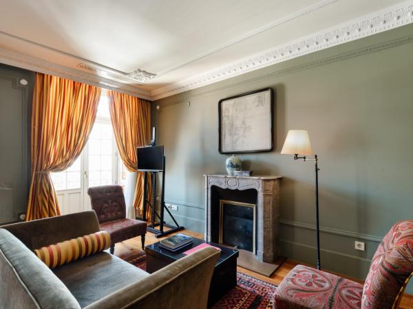 M Maison Particulière Porto : photo 8 de la chambre suite avec balcon - vue sur ville