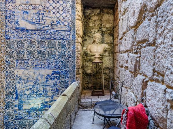 M Maison Particulière Porto : photo 2 de la chambre suite avec balcon