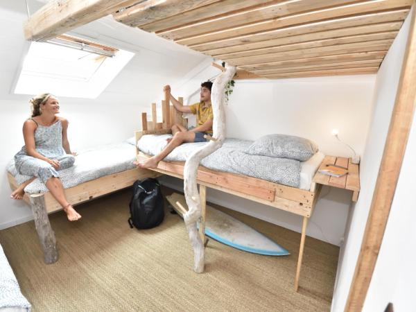 SURF HOSTEL BIARRITZ : photo 3 de la chambre lit simple dans dortoir de 4 lits
