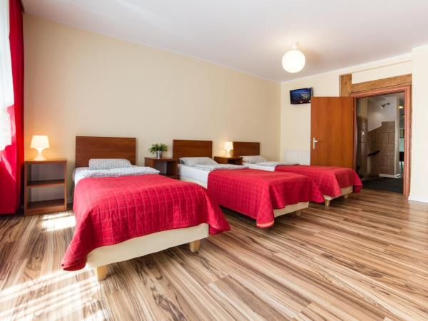 Green Hostel : photo 1 de la chambre chambre quadruple avec salle de bains