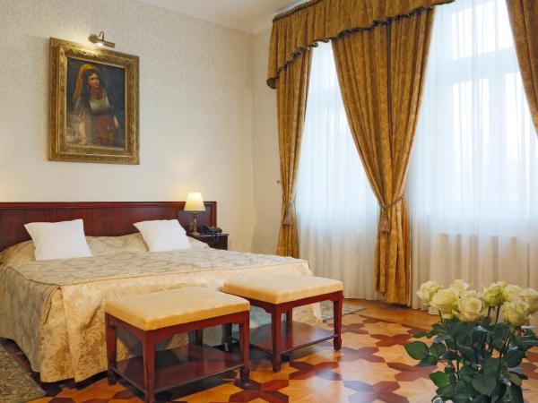 Hotel Vila Livia : photo 3 de la chambre suite 2 chambres