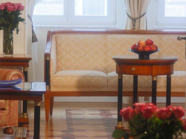 Hotel Vila Livia : photo 7 de la chambre suite 2 chambres