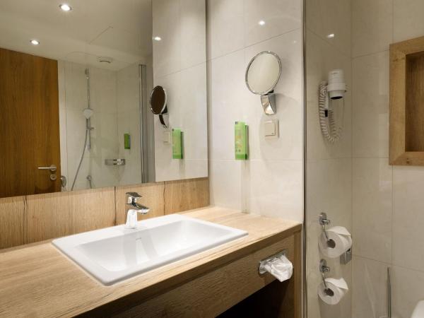 Holiday Inn Nürnberg City Centre, an IHG Hotel : photo 1 de la chambre chambre lit queen-size premium