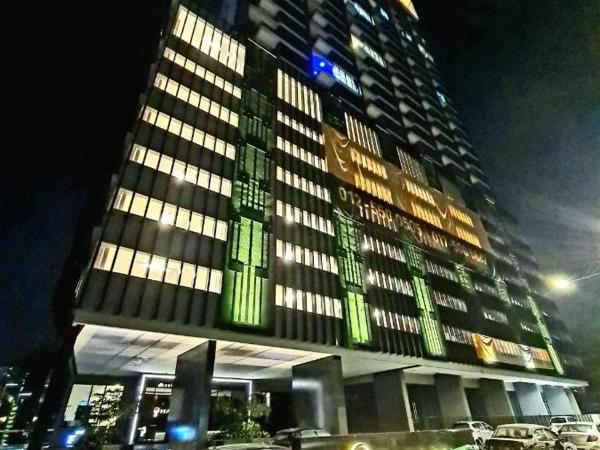 Rooftop - Sky Pool - 2BR Premium Homestay - Georgetown 城市 6 pax : photo 2 de la chambre suite exécutive