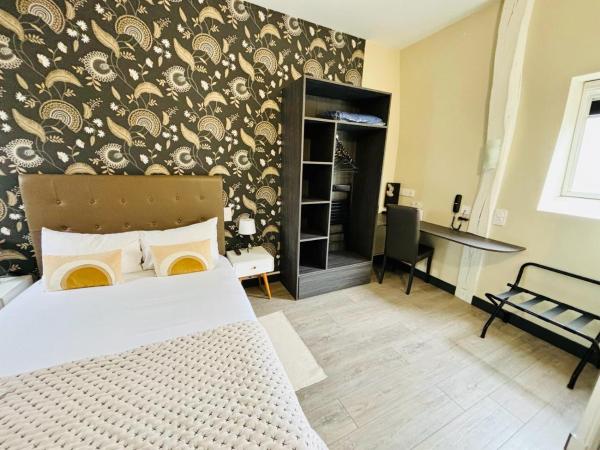 Castel Fleuri : photo 2 de la chambre petite chambre double mansardée