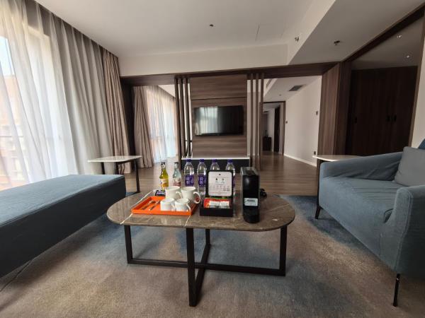 Holiday Inn Express Beijing Shijingshan Lakeview, an IHG Hotel : photo 6 de la chambre suite lit king-size 1 chambre avec cuisine