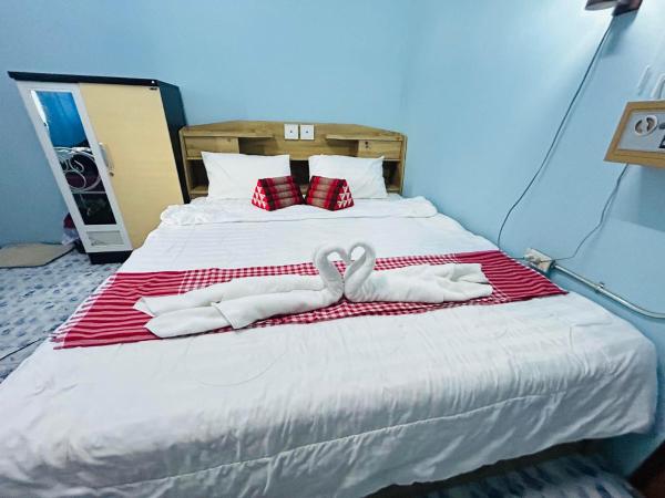 Noot's Bar And Guesthouse : photo 7 de la chambre chambre double avec balcon