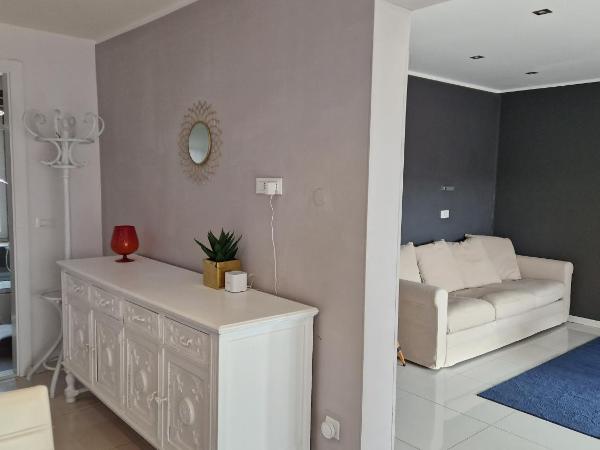 BASIC MANSION + (Mandalina-Šibenik) : photo 10 de la chambre appartement 2 chambres avec balcon et vue sur la mer 