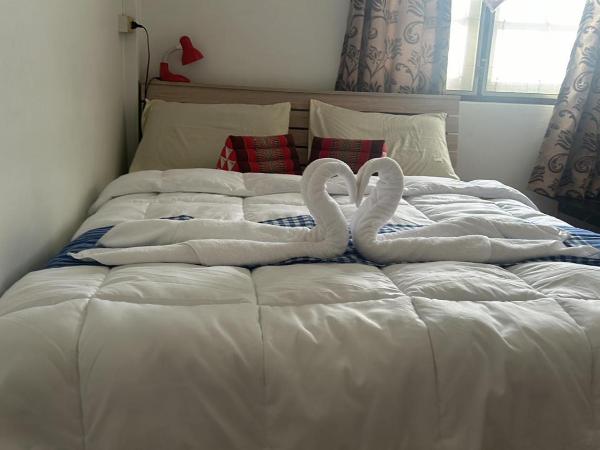 Noot's Bar And Guesthouse : photo 9 de la chambre chambre familiale avec balcon