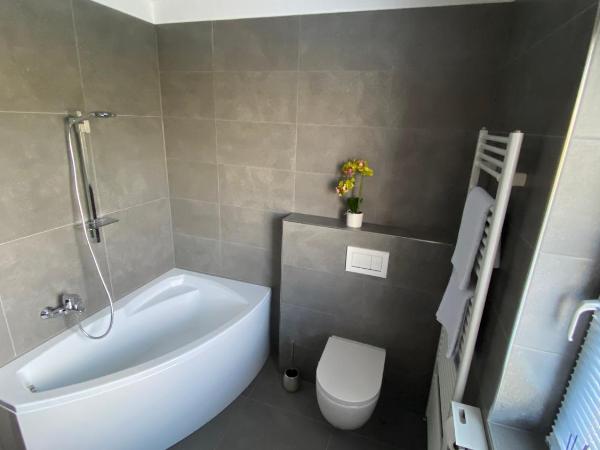 Restaurace Pyramida : photo 7 de la chambre chambre double