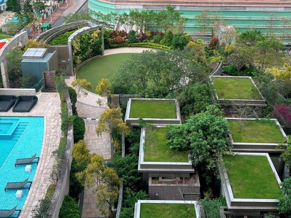 Crowne Plaza Hong Kong Kowloon East, an IHG Hotel : photo 9 de la chambre chambre lits jumeaux standard avec vue sur jardin