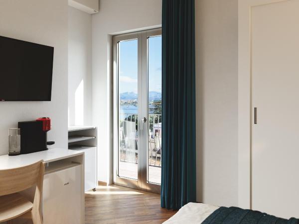 Marysel Rooms : photo 4 de la chambre chambre double avec balcon - vue sur mer