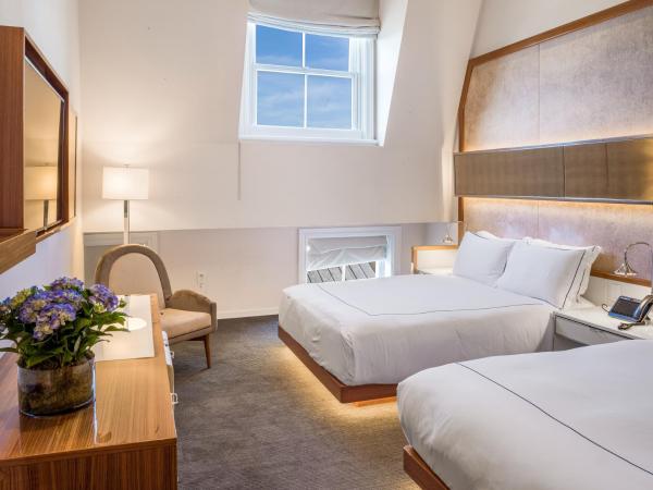 33 Hotel, New York City, Seaport : photo 4 de la chambre loft avec 2 lits queen-size