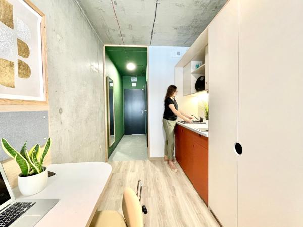 Chillout Dorm Cracow : photo 6 de la chambre chambre lits jumeaux avec salle de bains privative