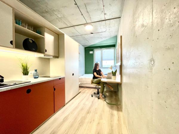 Chillout Dorm Cracow : photo 5 de la chambre chambre lits jumeaux avec salle de bains privative