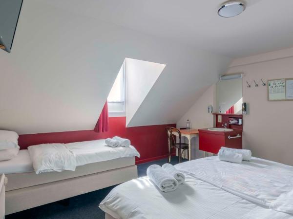 Hotel Rubenshof : photo 1 de la chambre chambre triple mansardée basique avec salle de bains commune