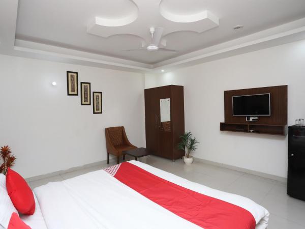 Hotel Levanti Near Aravali Biodiversity Park : photo 4 de la chambre suite