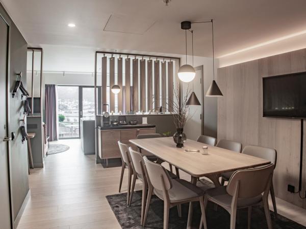 Hotel Norge by Scandic : photo 6 de la chambre suite principale avec balcon - vue sur lac