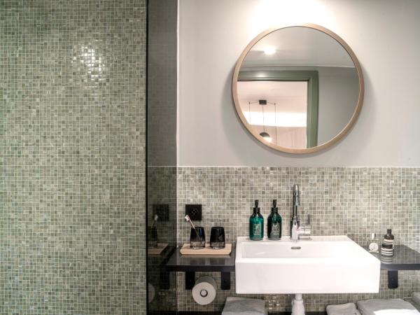 Hotel Norge by Scandic : photo 10 de la chambre suite principale avec balcon - vue sur lac