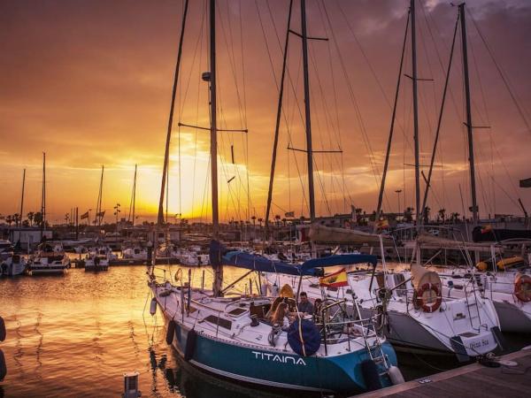 Valencia Sailing District - Barco para 5 en la Marina Norte : photo 7 de la chambre mobile home