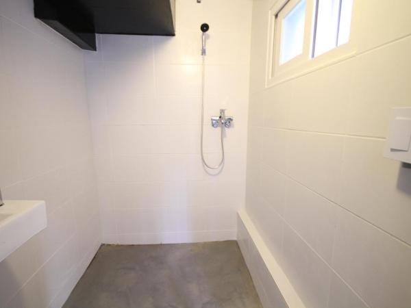 Time Travelers Party Hostel In Hongdae : photo 6 de la chambre chambre quadruple avec salle de bains privative