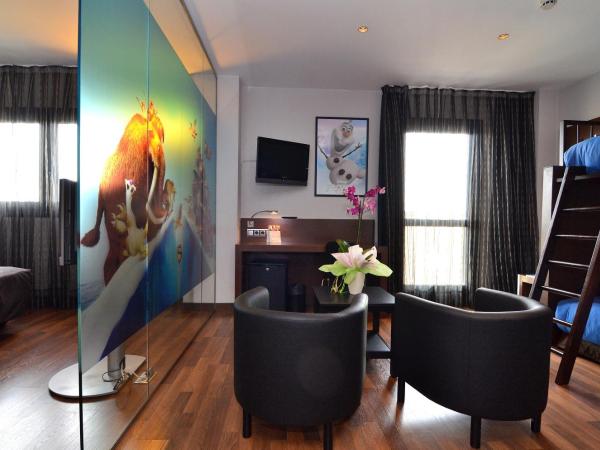 TaCH Madrid Airport : photo 3 de la chambre chambre quadruple