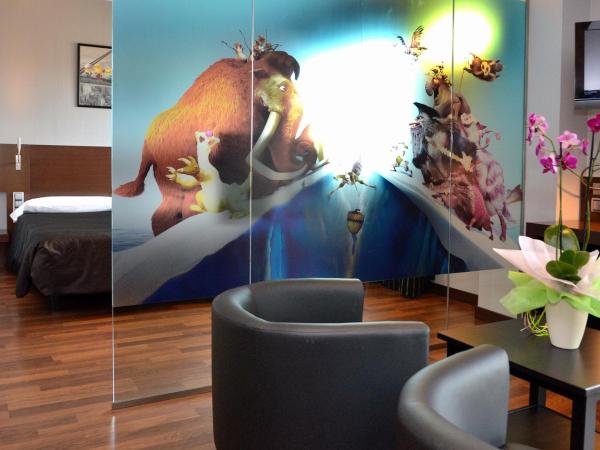 TaCH Madrid Airport : photo 1 de la chambre chambre quadruple