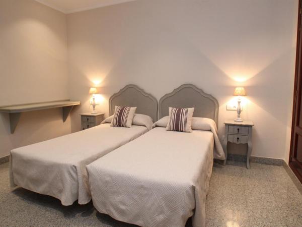 Hotel Maestranza : photo 1 de la chambre chambre triple confort avec douche