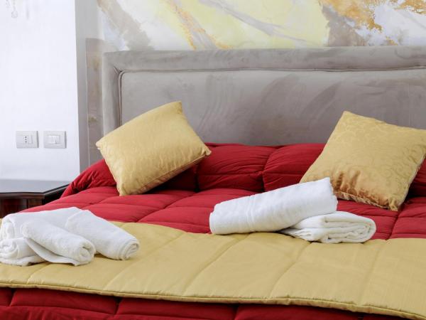 REDDIMUS Guest House : photo 8 de la chambre suite avec baignoire spa