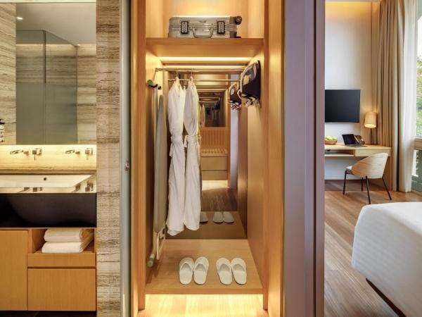 Oasia Resort Sentosa by Far East Hospitality : photo 3 de la chambre junior suite with sofa bed (single/double)